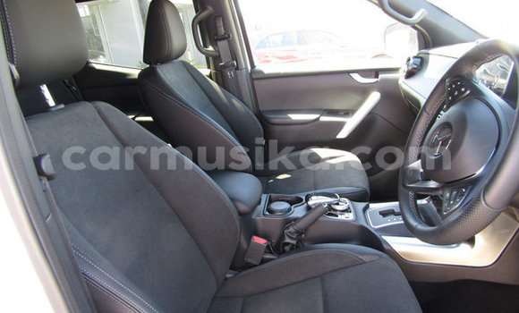 Tenga Tsaru Mercedes‒Benz X-klasse Concept Chena Mota in Beitbridge in Matabeleland South Tenga Tsaru Mercedes‒Benz X-klasse Concept Chena Mota in Beitbridge in Matabeleland South