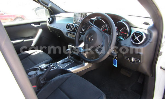 Tenga Tsaru Mercedes‒Benz X-klasse Concept Chena Mota in Beitbridge in Matabeleland South Tenga Tsaru Mercedes‒Benz X-klasse Concept Chena Mota in Beitbridge in Matabeleland South