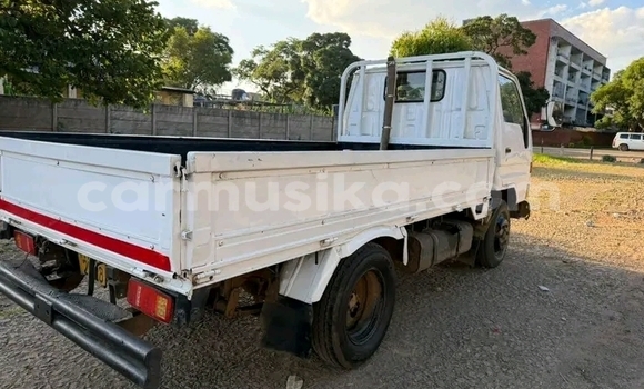 Buy Used Toyota Dyna White Car in Bulawayo in Bulawayo Buy Used Toyota Dyna White Car in Bulawayo in Bulawayo