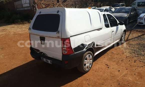 Tenga Tsaru Nissan NP 300 Chena Mota in Beitbridge in Matabeleland South Tenga Tsaru Nissan NP 300 Chena Mota in Beitbridge in Matabeleland South