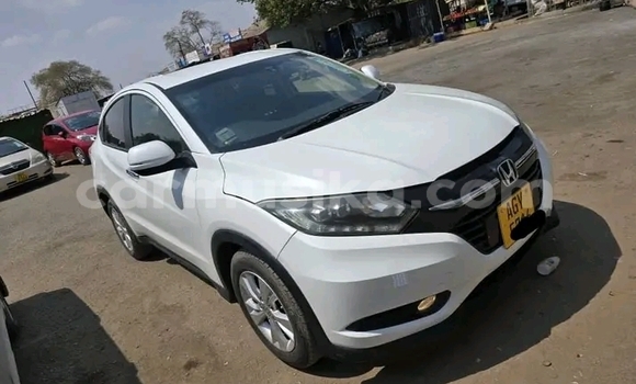 Acheter Occasion Voiture Honda Vezel Blanc à Borrowdale, Harare Acheter Occasion Voiture Honda Vezel Blanc à Borrowdale, Harare