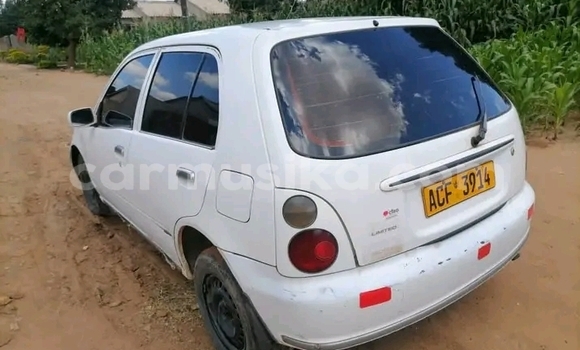 Buy Used Toyota Starlet White Car in Chegutu in Mashonaland West Buy Used Toyota Starlet White Car in Chegutu in Mashonaland West