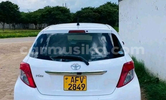 Buy Used Toyota Vitz White Car in Borrowdale in Harare Buy Used Toyota Vitz White Car in Borrowdale in Harare