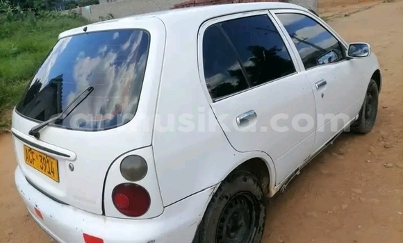 Buy Used Toyota Starlet White Car in Bulawayo in Bulawayo Buy Used Toyota Starlet White Car in Bulawayo in Bulawayo
