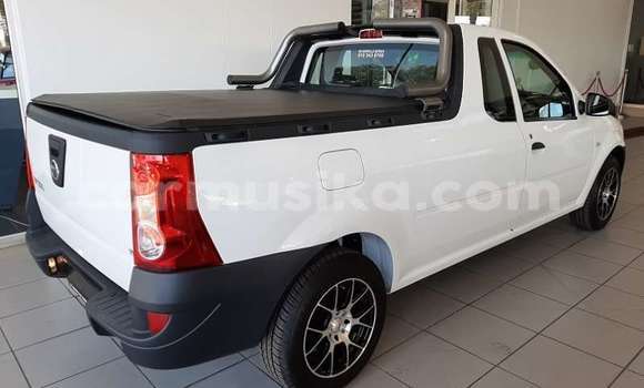 Buy Used Nissan NP 300 White Car in Beitbridge in Matabeleland South Buy Used Nissan NP 300 White Car in Beitbridge in Matabeleland South