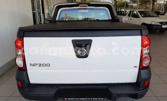 Buy Used Nissan NP 300 White Car in Beitbridge in Matabeleland South Buy Used Nissan NP 300 White Car in Beitbridge in Matabeleland South
