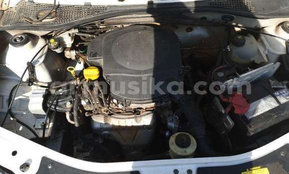 Buy Used Nissan NP 300 White Car in Beitbridge in Matabeleland South Buy Used Nissan NP 300 White Car in Beitbridge in Matabeleland South