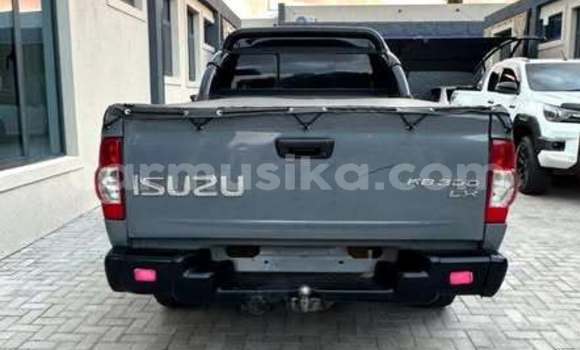 Tenga Tsaru Isuzu KB Zvimwe Mota in Harare in Harare Tenga Tsaru Isuzu KB Zvimwe Mota in Harare in Harare