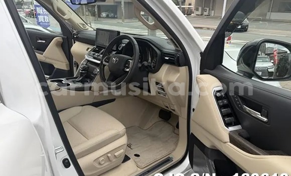 Buy Used Toyota Land Cruiser White Car in Harare in Harare Buy Used Toyota Land Cruiser White Car in Harare in Harare