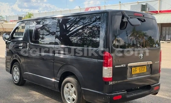 Buy Used Toyota Hiace Black Car in Bulawayo in Bulawayo Buy Used Toyota Hiace Black Car in Bulawayo in Bulawayo