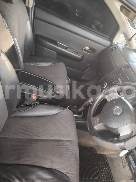 Big with watermark nissan tiida bulawayo bulawayo 37760