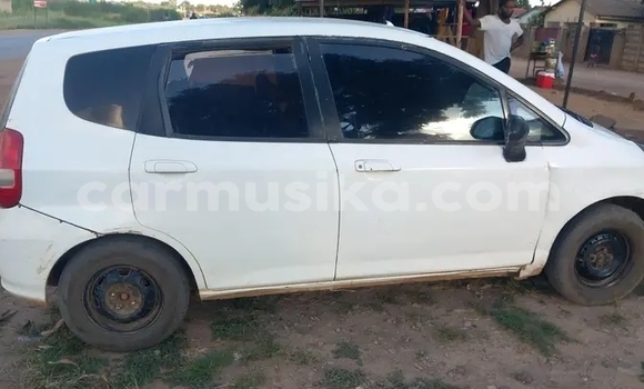 Buy Used Honda Fit White Car in Bulawayo in Bulawayo Buy Used Honda Fit White Car in Bulawayo in Bulawayo
