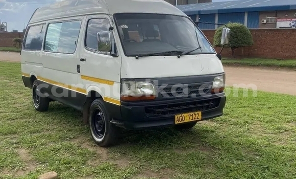 Buy Used Toyota Hiace White Car in Bulawayo in Bulawayo Buy Used Toyota Hiace White Car in Bulawayo in Bulawayo