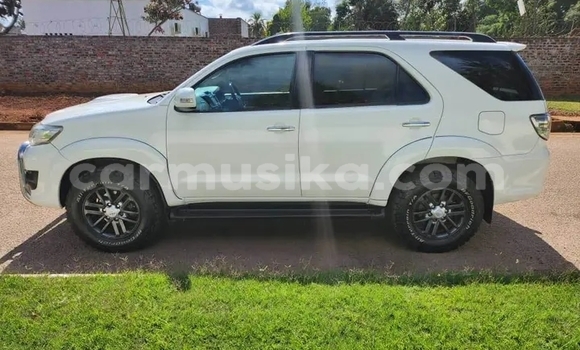Buy Used Toyota Fortuner White Car in Bulawayo in Bulawayo Buy Used Toyota Fortuner White Car in Bulawayo in Bulawayo