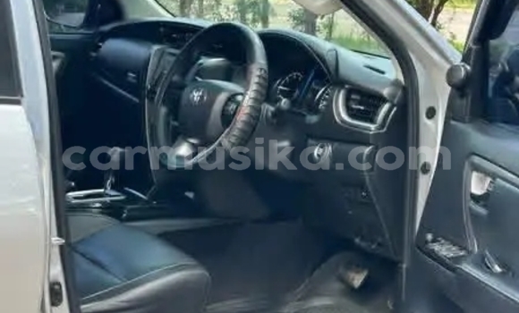 Buy Used Toyota Fortuner White Car in Bulawayo in Bulawayo Buy Used Toyota Fortuner White Car in Bulawayo in Bulawayo