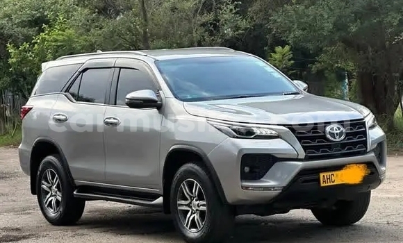 Buy Used Toyota Fortuner White Car in Bulawayo in Bulawayo Buy Used Toyota Fortuner White Car in Bulawayo in Bulawayo