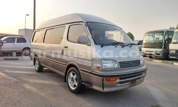Buy Used Toyota Hiace Other Car in Bulawayo in Bulawayo Buy Used Toyota Hiace Other Car in Bulawayo in Bulawayo