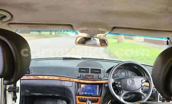 Buy Used Mercedes‒Benz E–Class White Car in Harare in Harare Buy Used Mercedes‒Benz E–Class White Car in Harare in Harare