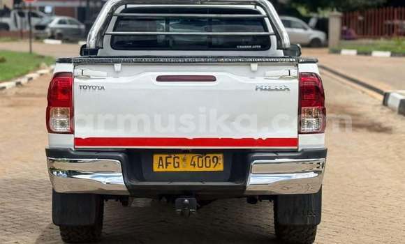 Buy Used Toyota Hilux White Car in Harare in Harare Buy Used Toyota Hilux White Car in Harare in Harare