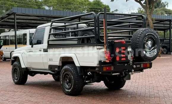 Buy Used Toyota Land Cruiser White Car in Harare in Harare Buy Used Toyota Land Cruiser White Car in Harare in Harare