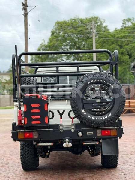 Big with watermark toyota land cruiser harare harare 37799