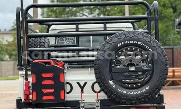 Buy Used Toyota Land Cruiser White Car in Harare in Harare Buy Used Toyota Land Cruiser White Car in Harare in Harare