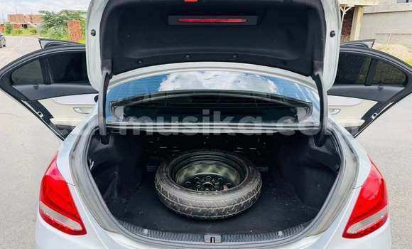 Buy Used Mercedes-Benz C-Classe White Car in Harare in Harare Buy Used Mercedes-Benz C-Classe White Car in Harare in Harare