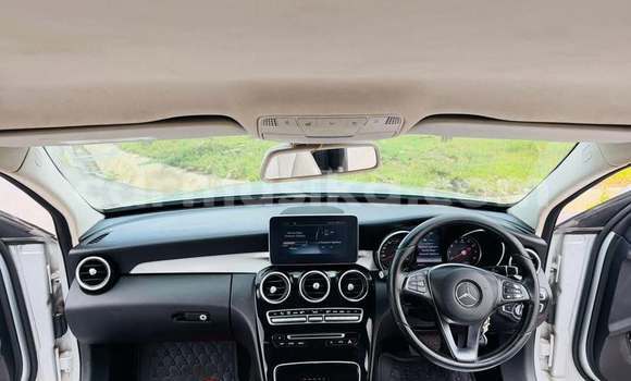 Buy Used Mercedes-Benz C-Classe White Car in Harare in Harare Buy Used Mercedes-Benz C-Classe White Car in Harare in Harare