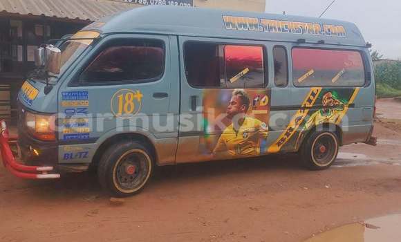 Buy Used Toyota Hiace Blue Car in Harare in Harare Buy Used Toyota Hiace Blue Car in Harare in Harare