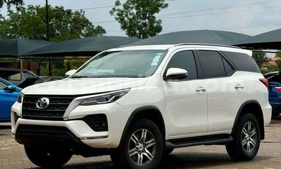 Buy Used Toyota Fortuner White Car in Harare in Harare Buy Used Toyota Fortuner White Car in Harare in Harare