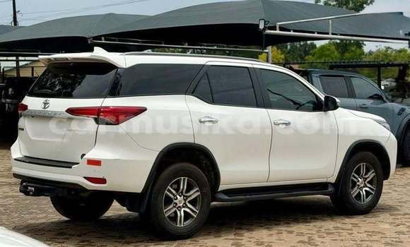 Buy Used Toyota Fortuner White Car in Harare in Harare Buy Used Toyota Fortuner White Car in Harare in Harare