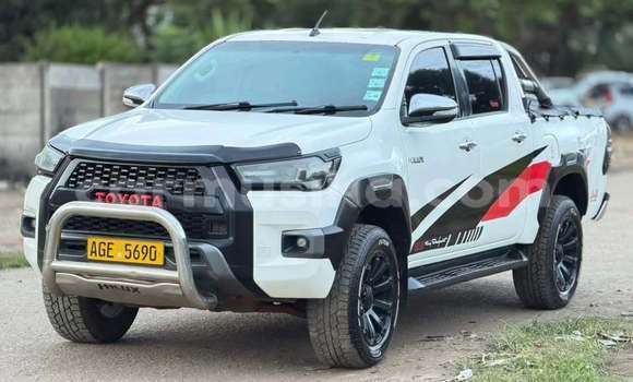 Buy Used Toyota Hilux White Car in Harare in Harare Buy Used Toyota Hilux White Car in Harare in Harare