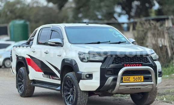 Buy Used Toyota Hilux White Car in Harare in Harare Buy Used Toyota Hilux White Car in Harare in Harare