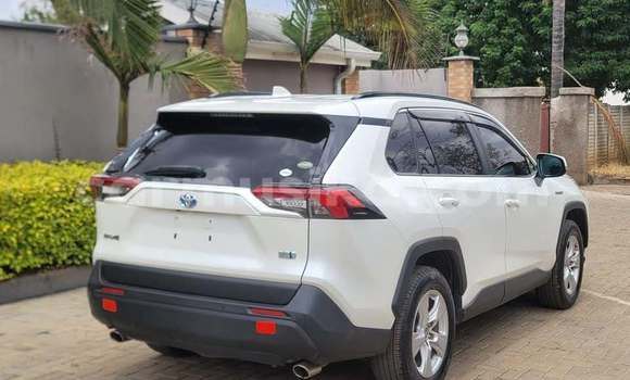 Buy Used Toyota RAV4 White Car in Harare in Harare Buy Used Toyota RAV4 White Car in Harare in Harare