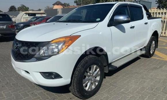 Nunua Ilio tumika Mazda BT-50 Nyeupe Gari ndani ya Harare nchini Harare Nunua Ilio tumika Mazda BT-50 Nyeupe Gari ndani ya Harare nchini Harare