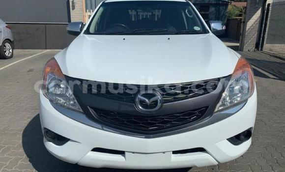 Nunua Ilio tumika Mazda BT-50 Nyeupe Gari ndani ya Harare nchini Harare Nunua Ilio tumika Mazda BT-50 Nyeupe Gari ndani ya Harare nchini Harare