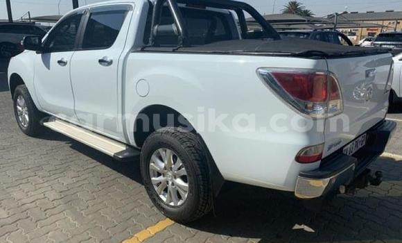 Nunua Ilio tumika Mazda BT-50 Nyeupe Gari ndani ya Harare nchini Harare Nunua Ilio tumika Mazda BT-50 Nyeupe Gari ndani ya Harare nchini Harare