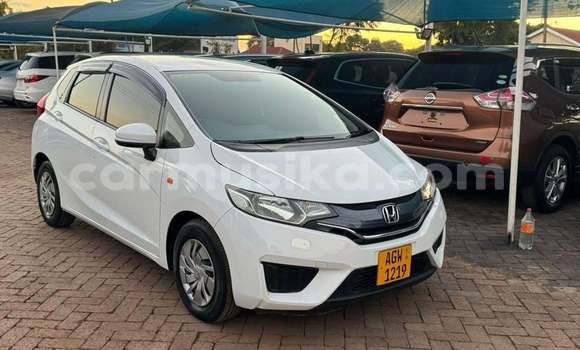 Buy Used Honda Fit White Car in Harare in Harare Buy Used Honda Fit White Car in Harare in Harare