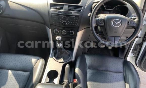 Nunua Ilio tumika Mazda BT-50 Nyeupe Gari ndani ya Harare nchini Harare Nunua Ilio tumika Mazda BT-50 Nyeupe Gari ndani ya Harare nchini Harare