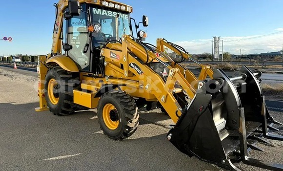 Tenga Itsva Caterpillar 120 Zvimwe Rori in Harare in Harare