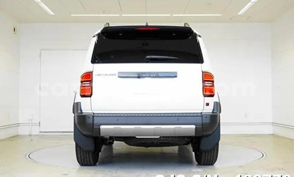 Tenga Tsaru Toyota Land Cruiser Chena Mota in Harare in Harare Tenga Tsaru Toyota Land Cruiser Chena Mota in Harare in Harare