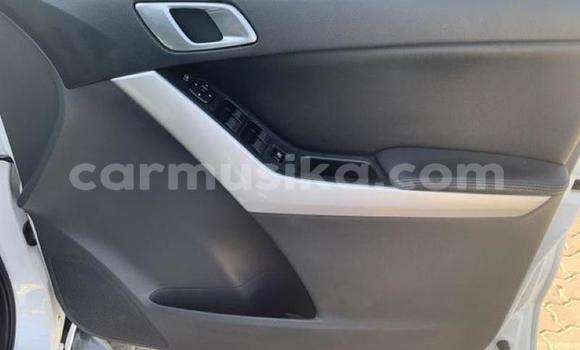 Nunua Ilio tumika Mazda BT-50 Nyeupe Gari ndani ya Harare nchini Harare Nunua Ilio tumika Mazda BT-50 Nyeupe Gari ndani ya Harare nchini Harare