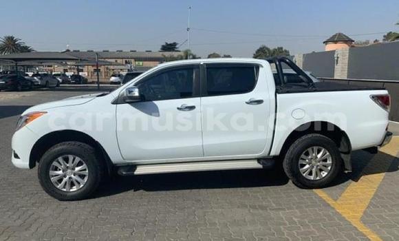 Nunua Ilio tumika Mazda BT-50 Nyeupe Gari ndani ya Harare nchini Harare Nunua Ilio tumika Mazda BT-50 Nyeupe Gari ndani ya Harare nchini Harare