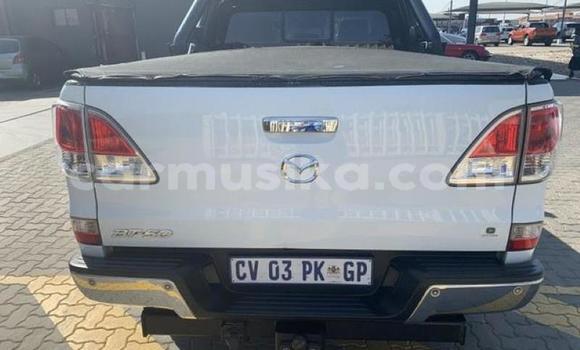 Nunua Ilio tumika Mazda BT-50 Nyeupe Gari ndani ya Harare nchini Harare Nunua Ilio tumika Mazda BT-50 Nyeupe Gari ndani ya Harare nchini Harare