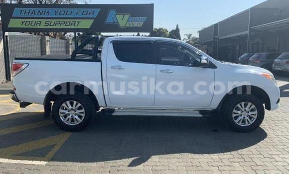 Nunua Ilio tumika Mazda BT-50 Nyeupe Gari ndani ya Harare nchini Harare Nunua Ilio tumika Mazda BT-50 Nyeupe Gari ndani ya Harare nchini Harare