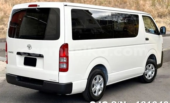 Buy New Toyota Hiace White Car in Harare in Harare Buy New Toyota Hiace White Car in Harare in Harare