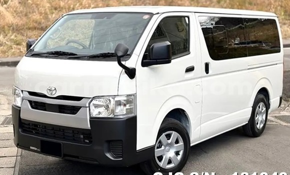 Buy New Toyota Hiace White Car in Harare in Harare Buy New Toyota Hiace White Car in Harare in Harare