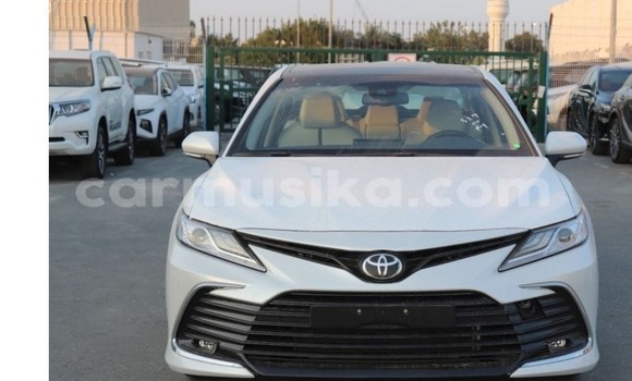 Buy Used Toyota Camry White Car in The Avenues in Harare
