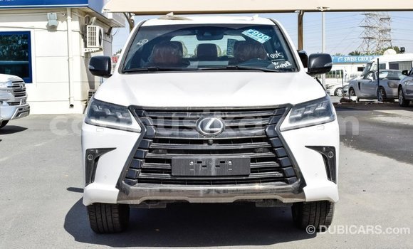 Acheter Import Voiture Lexus LX Blanc à Import - Dubai, Harare Acheter Import Voiture Lexus LX Blanc à Import - Dubai, Harare