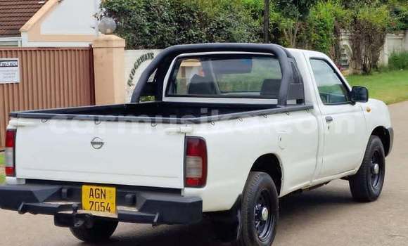 Buy Used Nissan NP 300 White Car in Harare in Harare